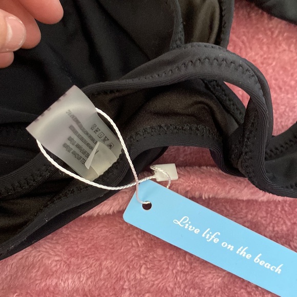 Black Two piece swimsuit - Picture 12 of 12